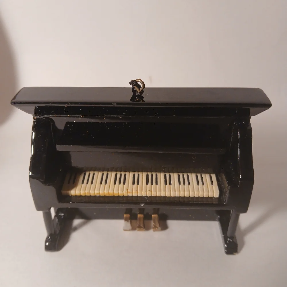 Wooden Black Up Right Realist Piano Xmas Ornament